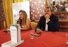 Costa presentó su libro y aseguró que Mercedes necesita una oposición más unida