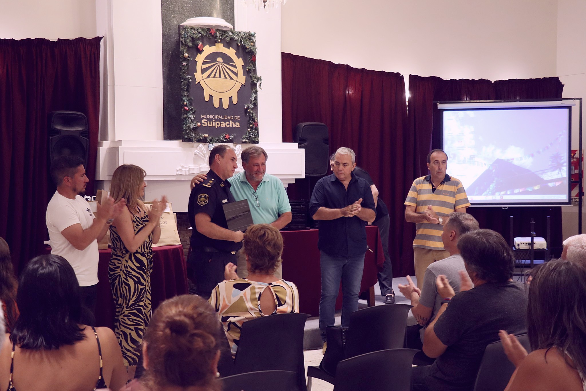 Acto en reconocimiento a las fuerzas de seguridad 020