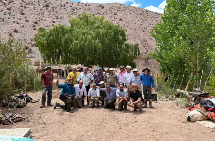 Los amigos del taller de Agustín Kelly realizaron el soñado Cruce de los Andes a caballo como San Martín