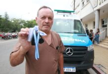 La entrega de la ambulancia y las computadoras en datos