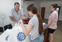 Metalúrgicos entrega alrededor de 400 kits de útiles escolares