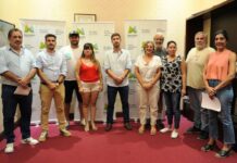 Acuerdo salarial de municipales lleva el mínimo a 100 mil pesos