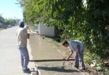Construyen veredas en la localidad de Gowland