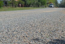 El intendente Ustarrroz visitó la obra de mejora de acceso en la Escuela Rural Nº 27