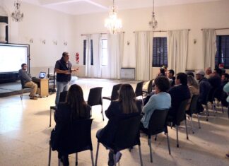 Charla sobre primeros auxilios con trabajadores municipales