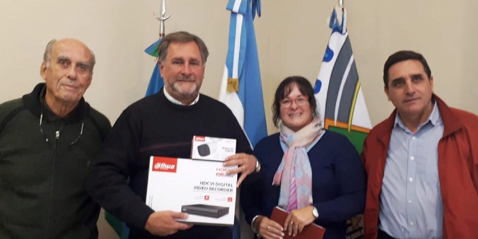 Coop. de Agua - Entrega de donaciones al Municipio 4