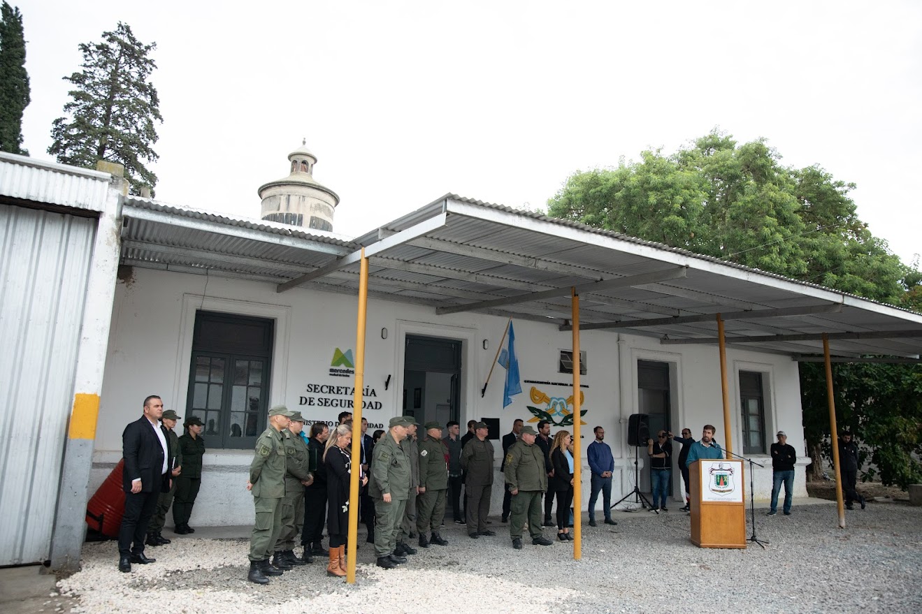 INAUGURACION GENDARMERIA