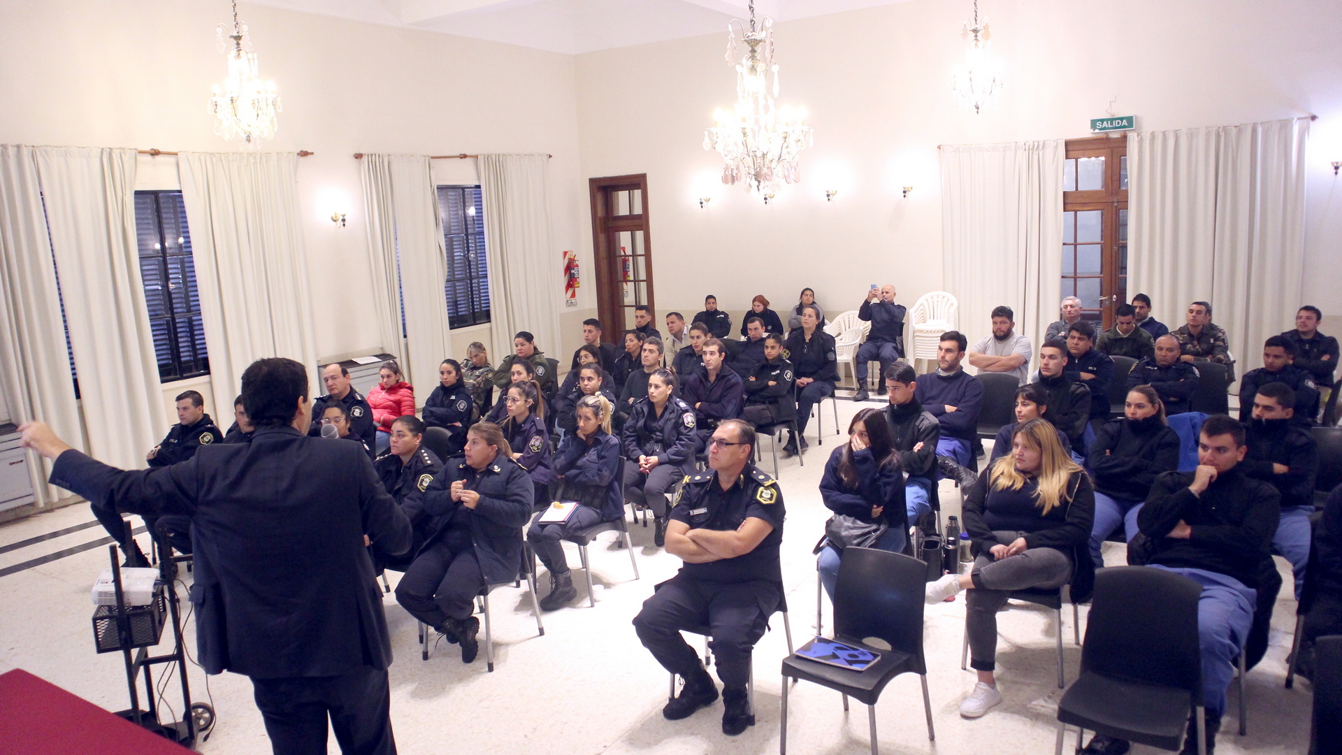 Valiosa capacitacion para agentes de seguridad 09