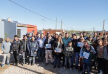 Maggiotti y Ustarroz entregaron viviendas en Mercedes