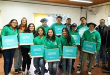 Entregan netbooks, bicicletas y prendas de abrigo para el CEPT Nº 4