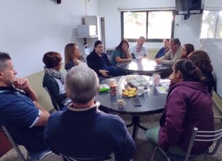 Reunión con los equipos de salud