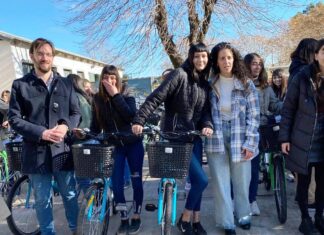 Bicicletas a estudiantes secundarios con proyectos sobre el Ambiente