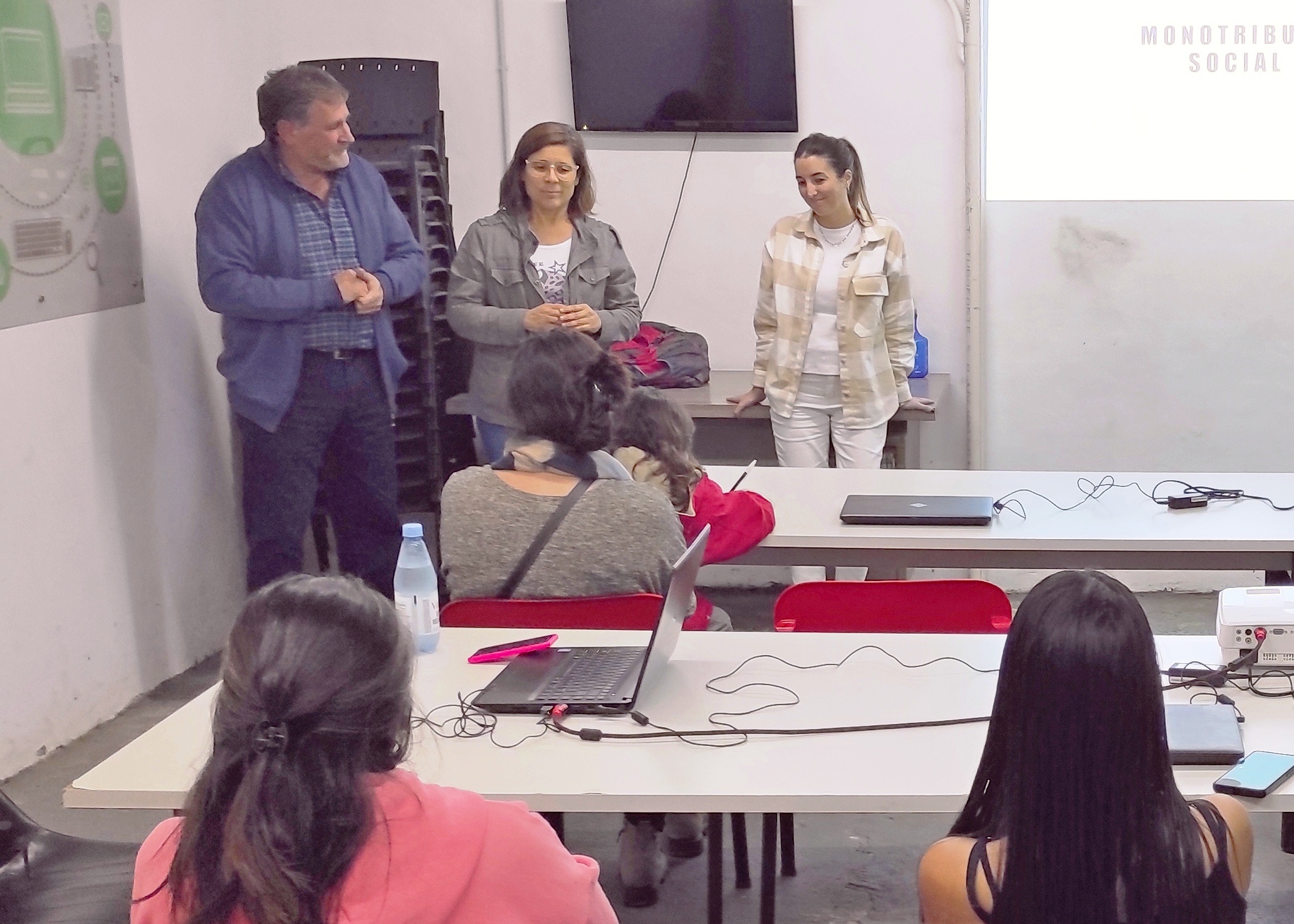 Charla sobre Monotributo Social 04