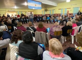 Mancini encabezó merienda con más de 120 adultos mayores