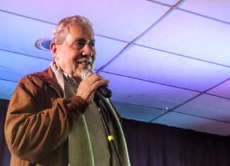 Cacho Acuña: la leyenda viviente del “cantor del amanecer”