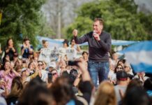 Diego Santilli recibió el apoyo de unas 800 mujeres en un encuentro en Mercedes