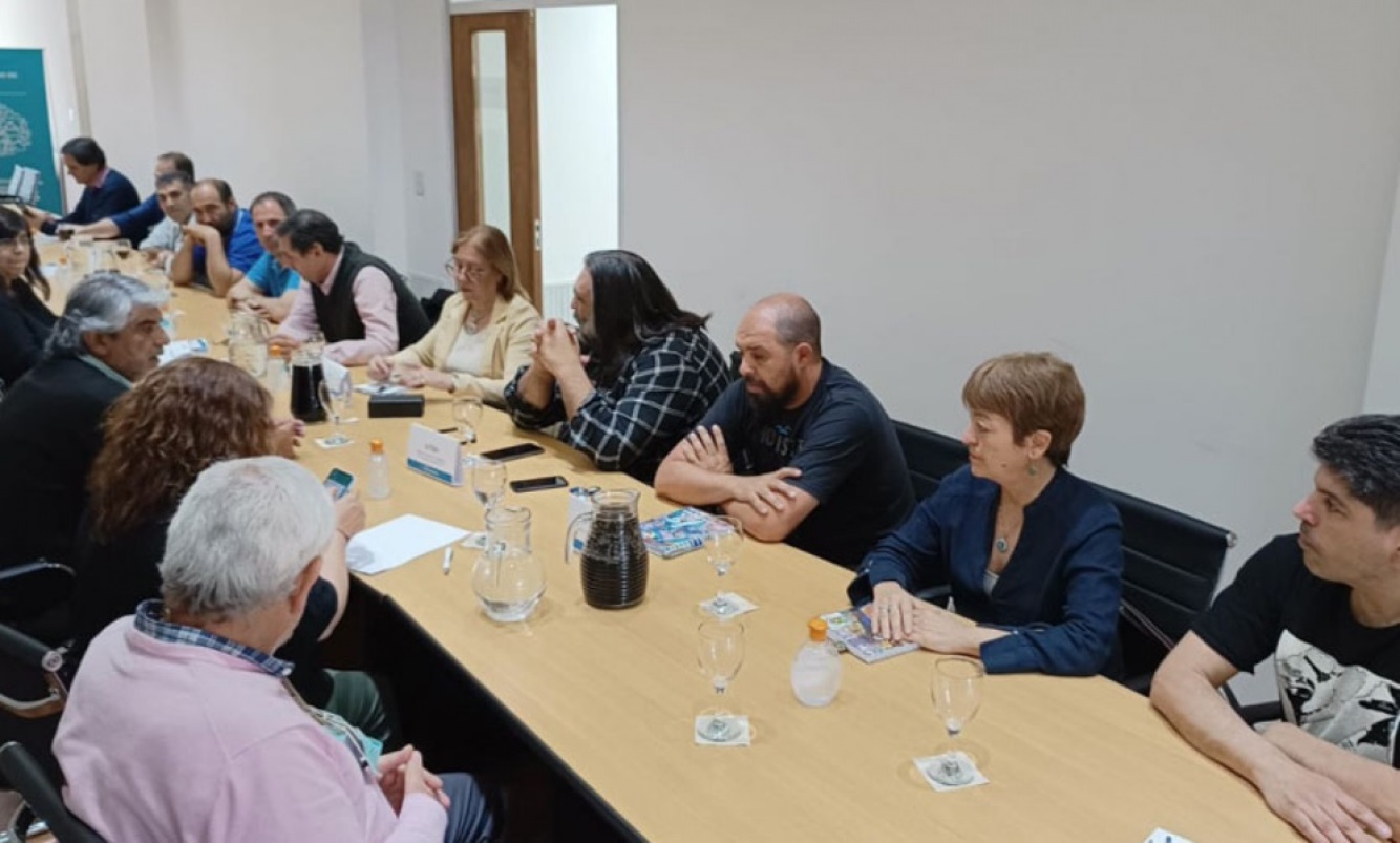 Docentes reclaman reapertura