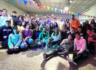 Alumnos del último año de secundaria tuvieron un momento de celebración