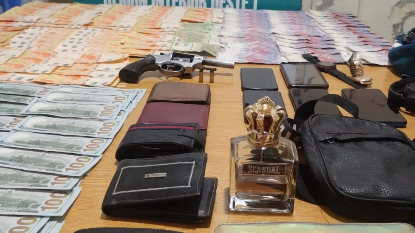 Policiales - Detienen a 4 ladrones que habian robado en Chivilcoy 3