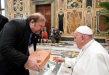 Walter Panessi mantuvo un encuentro y breve charla con el Papa Francisco