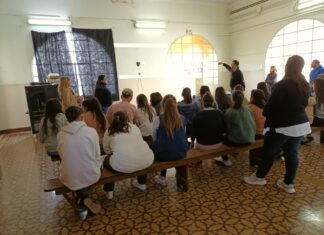 La Guardia Urbana llevó sus charlas a la Escuela de Rivas