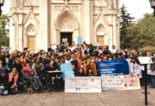 Una “Caminata por la Lectura” tuvo lugar en plaza San Martín