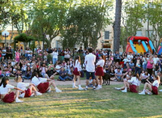 Día de la madre: Un festejo familiar en la plaza