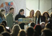 Institutos de Educación Superior recibieron libros de identidad bonaerense