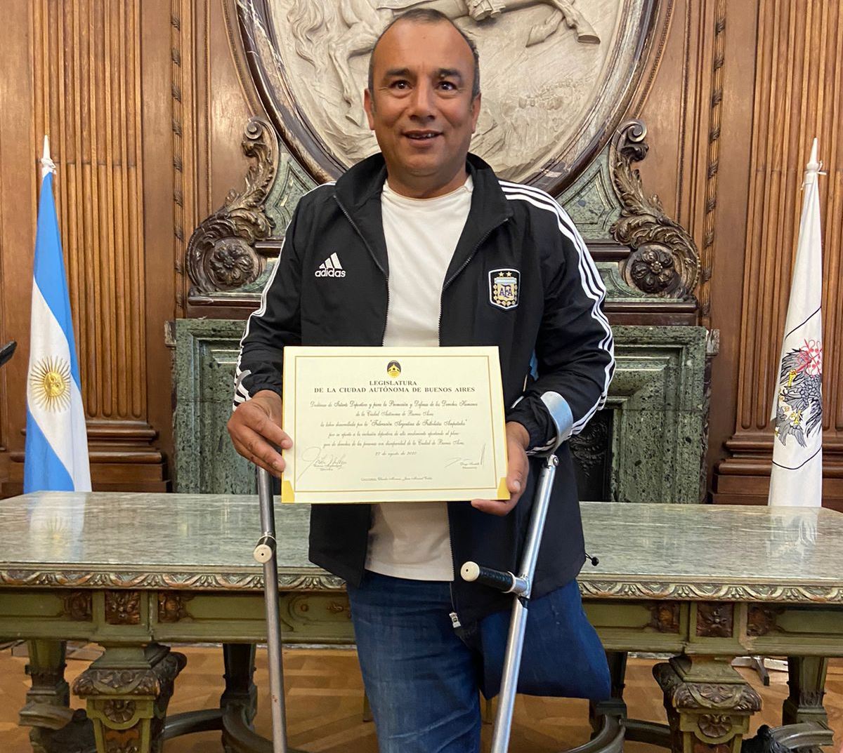 18-12-23 deportes AMPUTADOS