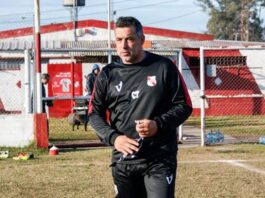 Oscar Mena, el DT de Club Mercedes para la Primera C
