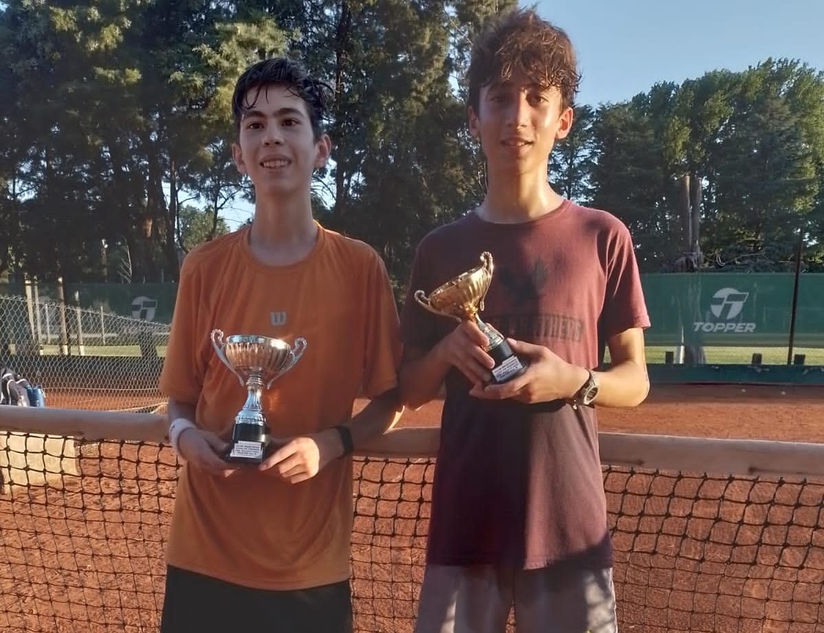 tenis b