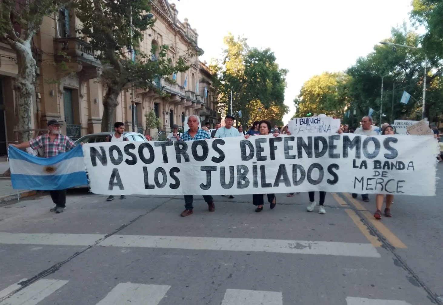 24-03-25 MARCHA JUBILADOS_13_11zon