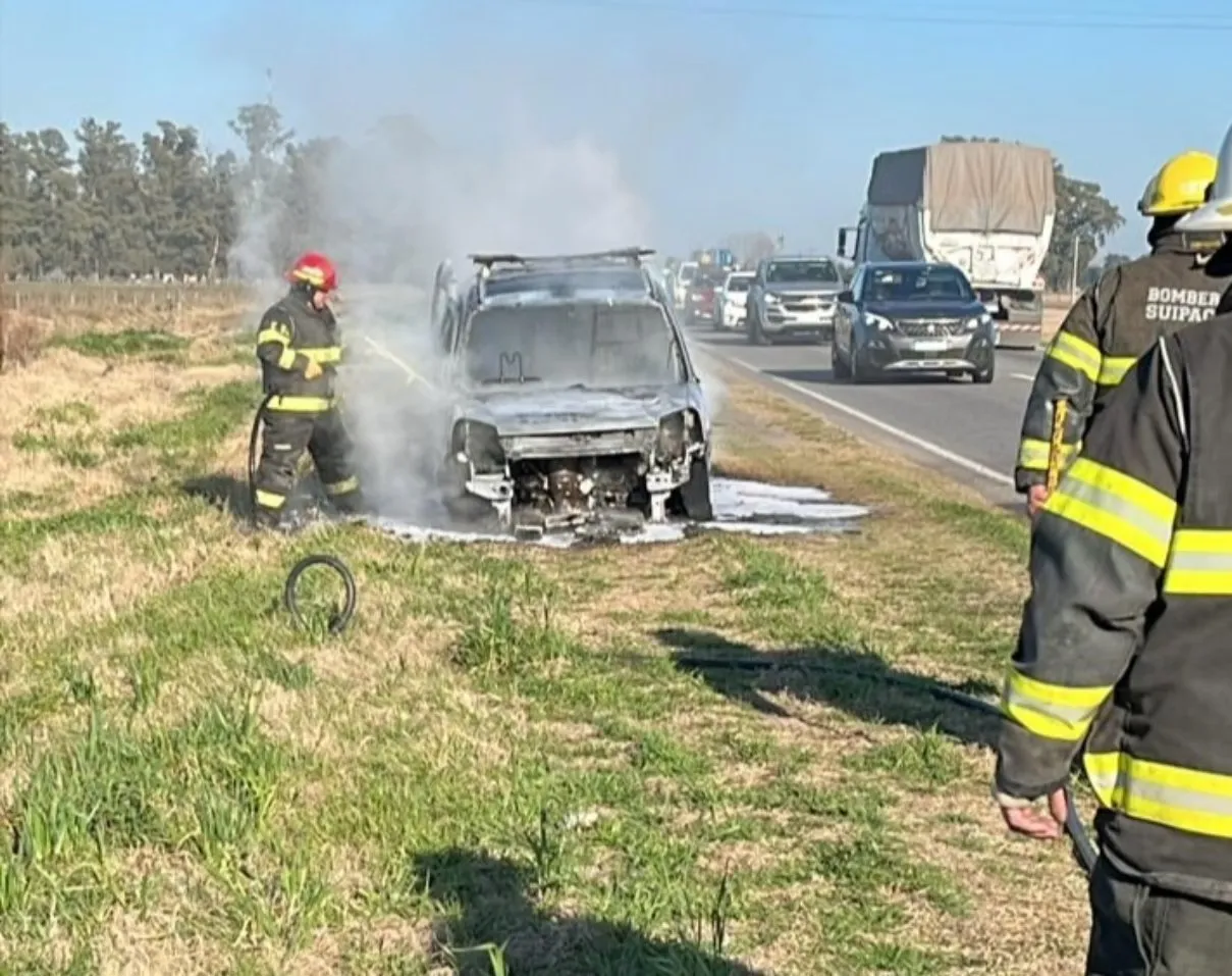 Jorge Lasala - Incendio automotor sobre Ruta 5 2_9_11zon