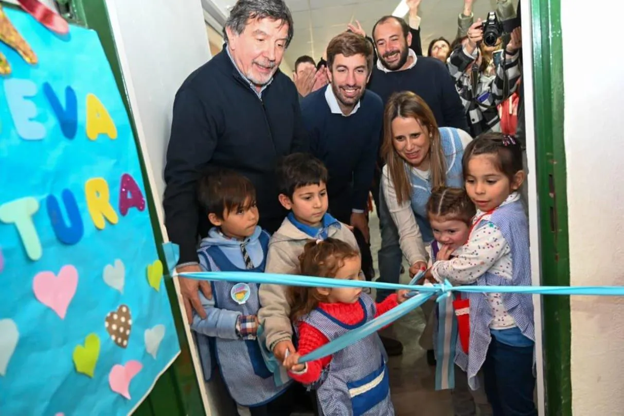 08-12-25 SILEONI RENUNCIA_3_11zon