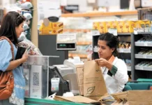 Comercio acordó aumento del 5,7 % en tres tramos y bono extraordinario de 50 mil pesos