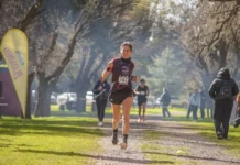 Yésica Ochoa se destacó en la Media Maratón de Lobos