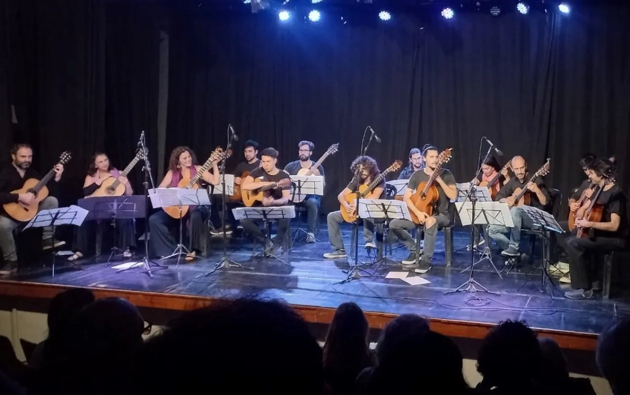 Cultura - Concierto Ensamble de Guitarras 2_23_11zon